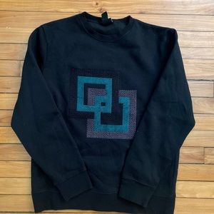 Men’s black and green crew neck sweater